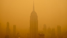 New York-ul acoperit de un nor imens portocaliu. Care este cauza
