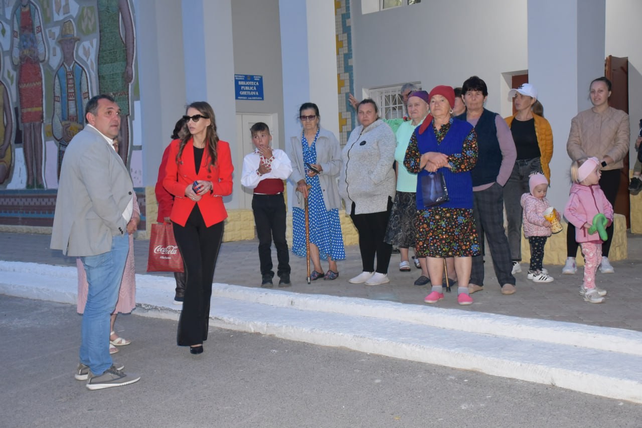 Noi promisiuni îndeplinite de echipa Partidului „ȘOR”. Comuna Ghetlova din raionul Orhei are un parc modern, unde se află un havuz și un teren de sport