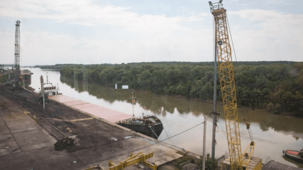 PREMIERĂ // După Prut, și Nistrul va deveni navigabil. Autoritățile vin cu soluții pentru a facilita transportul de cereale