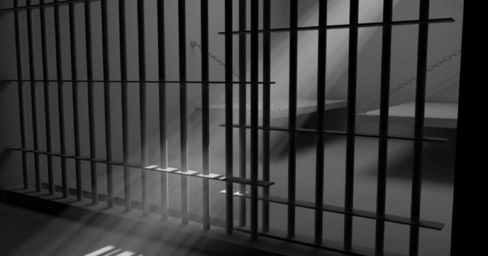 A vrut să se răzbune și l-a înjunghiat de peste 90 de ori: Un bărbat din capitală, condamnat la închisoare pentru omor cu deosebită cruzime
