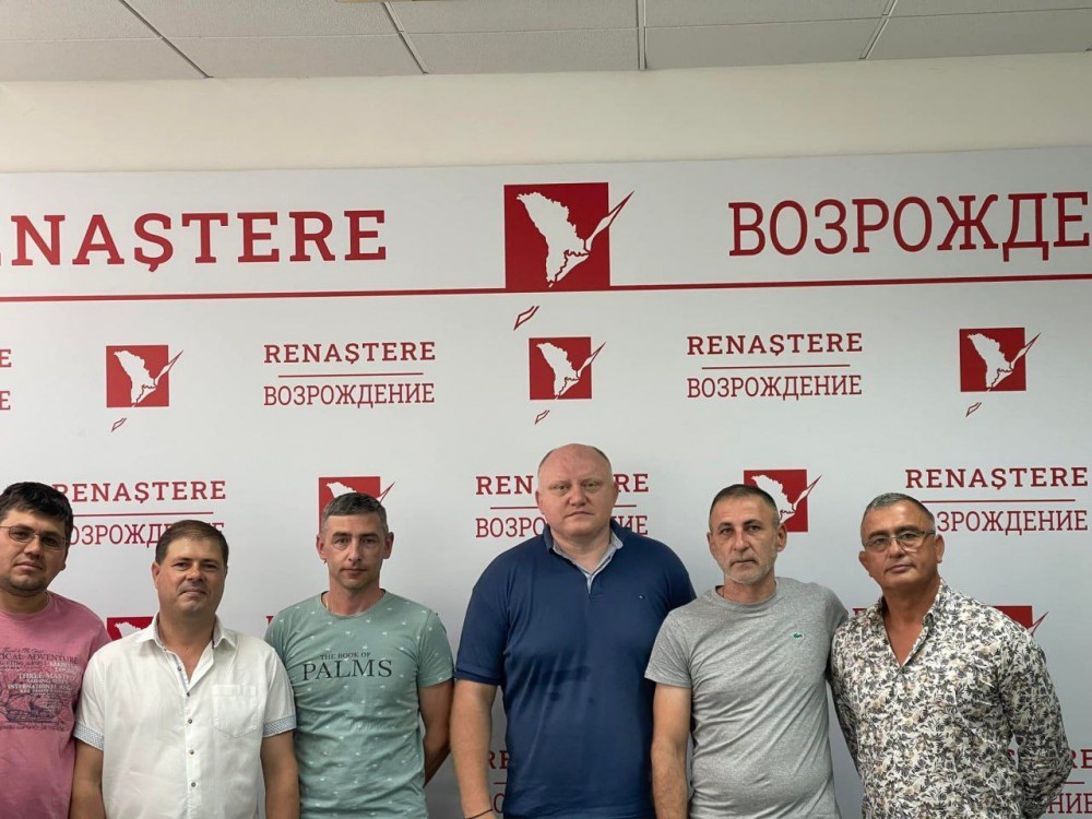 Continuă plecările în masă din PSRM. Echipa organizației teritoriale din orașul Codru a aderat la Partidul „Renaștere”