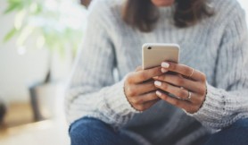 Țara în care elevii nu vor mai avea voie să intre cu telefoane în clasă. Care este motivul