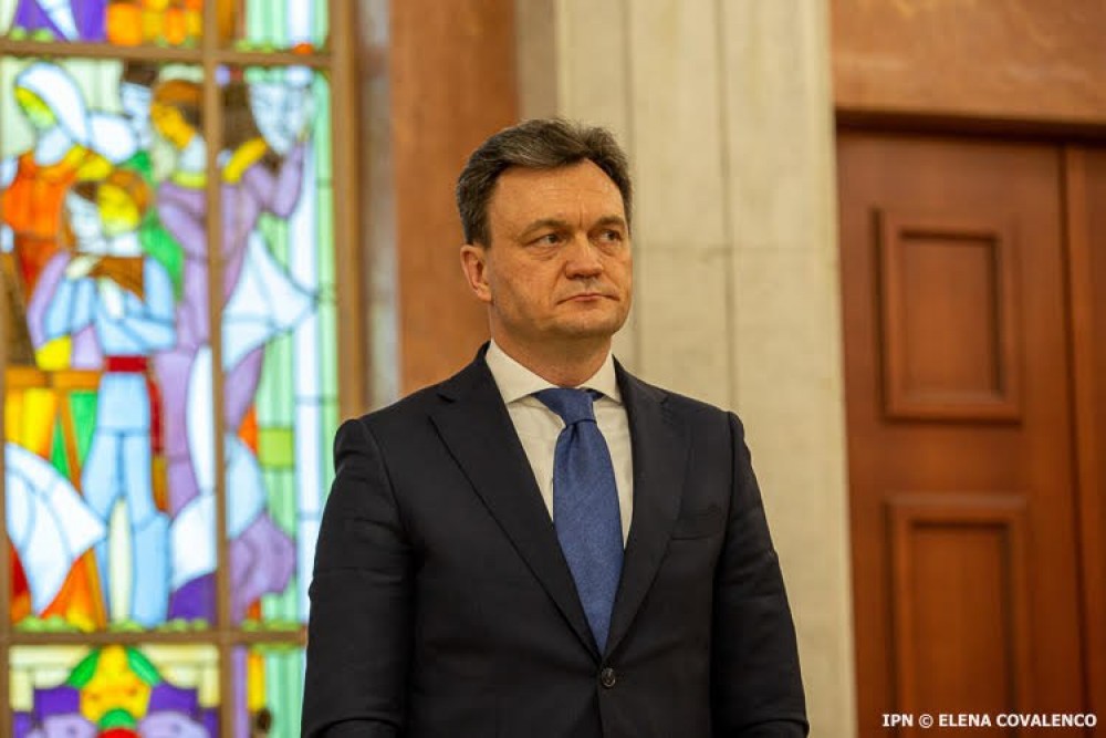 FLASH // Miniștrii au depus jurământul. Cine sunt noi membri ai Guvernului Recean