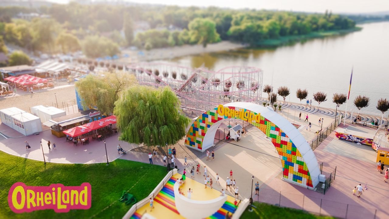 FOTO // „OrheiLand”, mai accesibil ca oricând: Copiii și adulții asigurați de Șor cu transport gratuit până la parcul de distracții