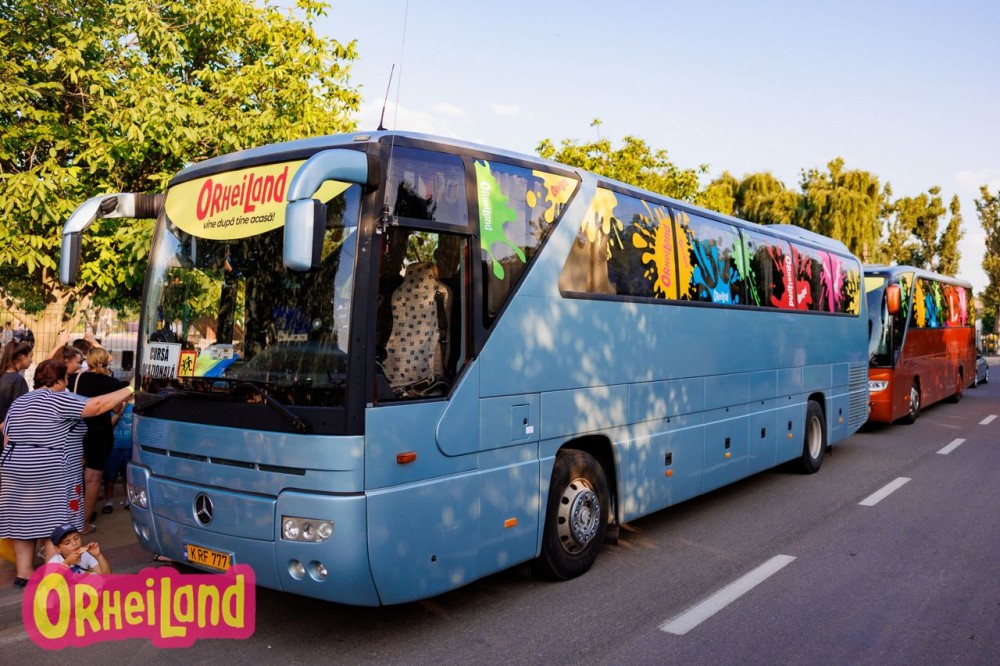 FOTO // „OrheiLand”, mai accesibil ca oricând: Copiii și adulții asigurați de Șor cu transport gratuit până la parcul de distracții