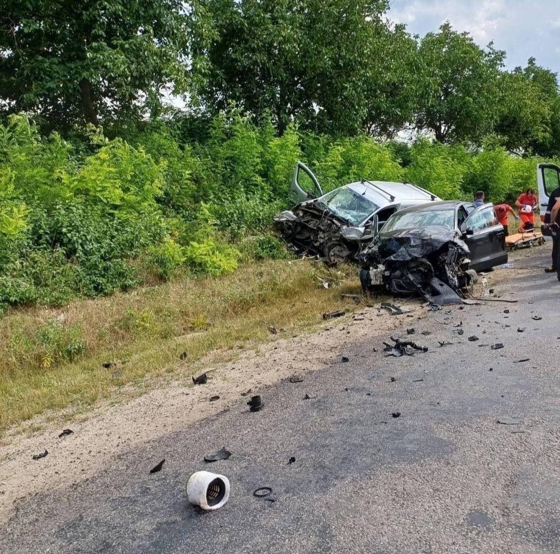 FOTO // Accident TERIBIL la Drochia. O persoană a murit, iar alte trei au ajuns la spital