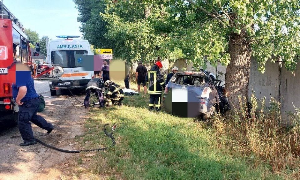Accident TERIBIL la Călărași. Doi tineri au murit, iar unul este în stare gravă la spital