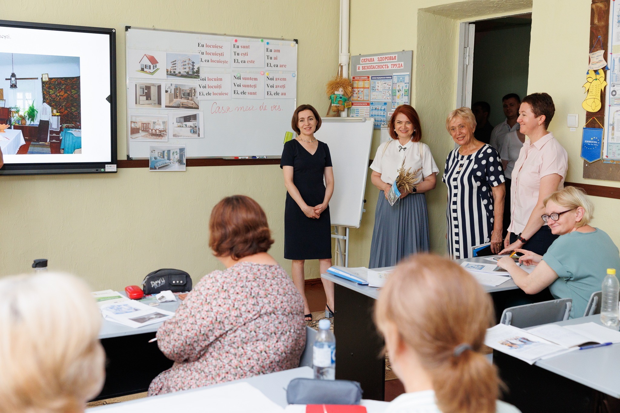 Programului național „Satul European”. Maia Sandu în vizită la o școală din Taraclia, recent termoizolată