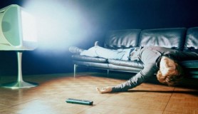 Obiceiul banal pe care îl faci înainte de culcare, dar care poate declanșa boli grave