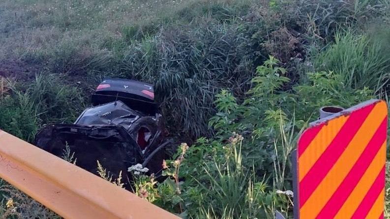 FOTO // O persoană a decedat, iar alte patru au fost rănite, în urma unui accident violent în Edineț