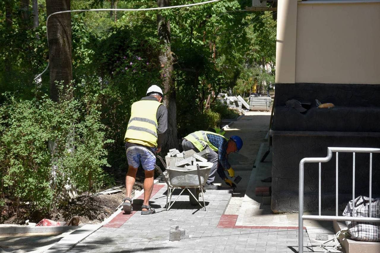Orhei continuă să-și schimbe aspectul. Șor și echipa lui finalizează un proiect de modernizare a curților de bloc