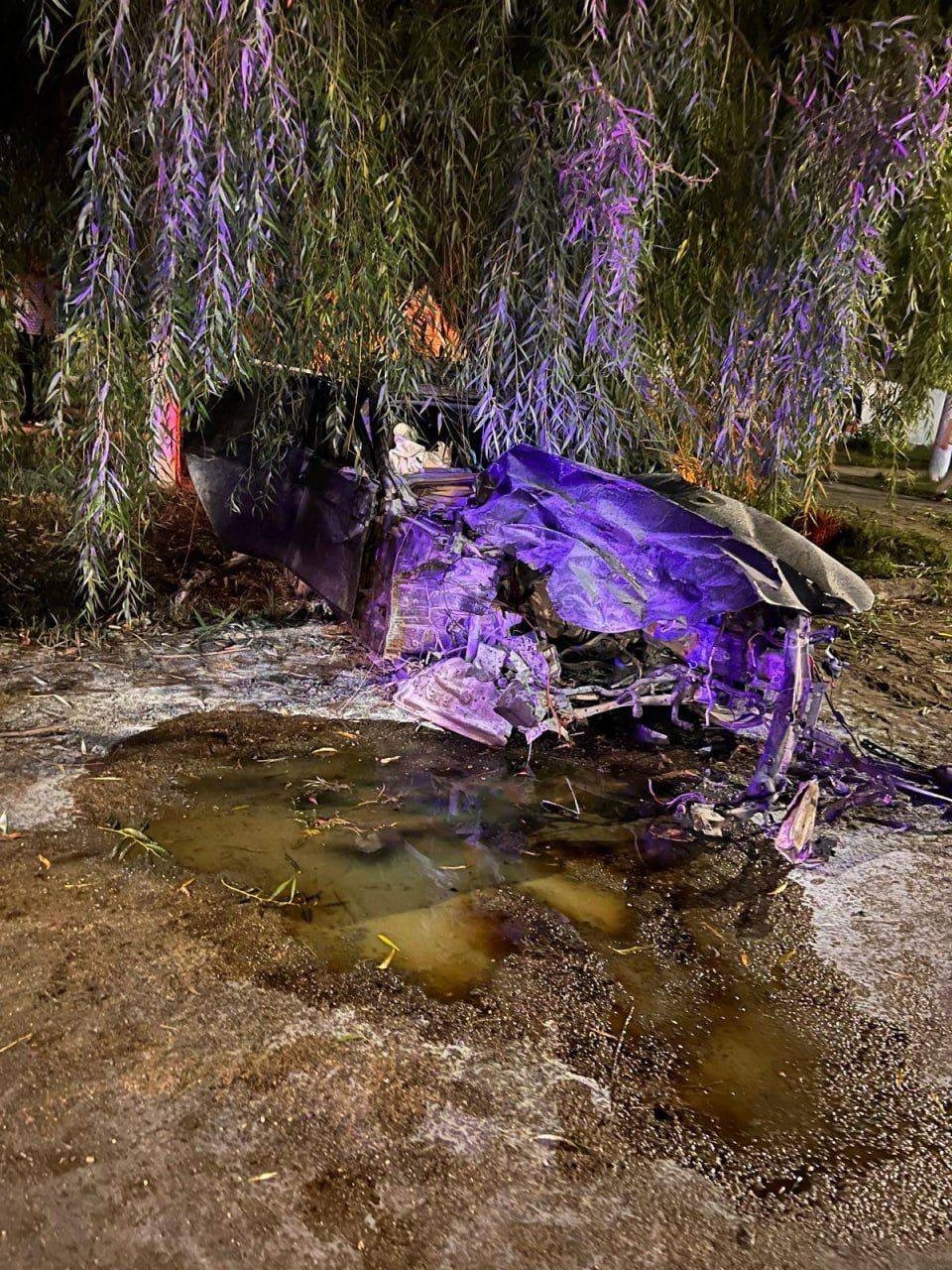 FOTO // Accident grav la Comrat. Un BMW-ist a ucis o fetiță și a băgat în spital mai multe persoane