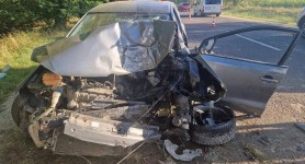 Accident TERIBIL la Rîșcani. Un tânăr a decedat după ce s-a izbit cu mașina într-un copac