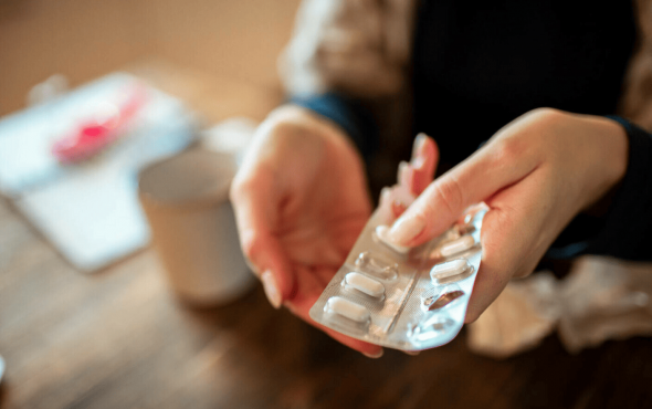 O femeie a folosit un medicament pentru a slăbi, susține că şi-ar fi pierdut dinţii din această cauză. Acum victima îşi caută dreptatea în instanţă
