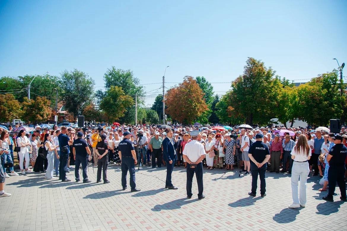 FOTO // Protest în Găgăuzia. Ilan Șor: Deputații Adunării Populare au pus interesele amantelor mai presus decât cele ale Găgăuziei