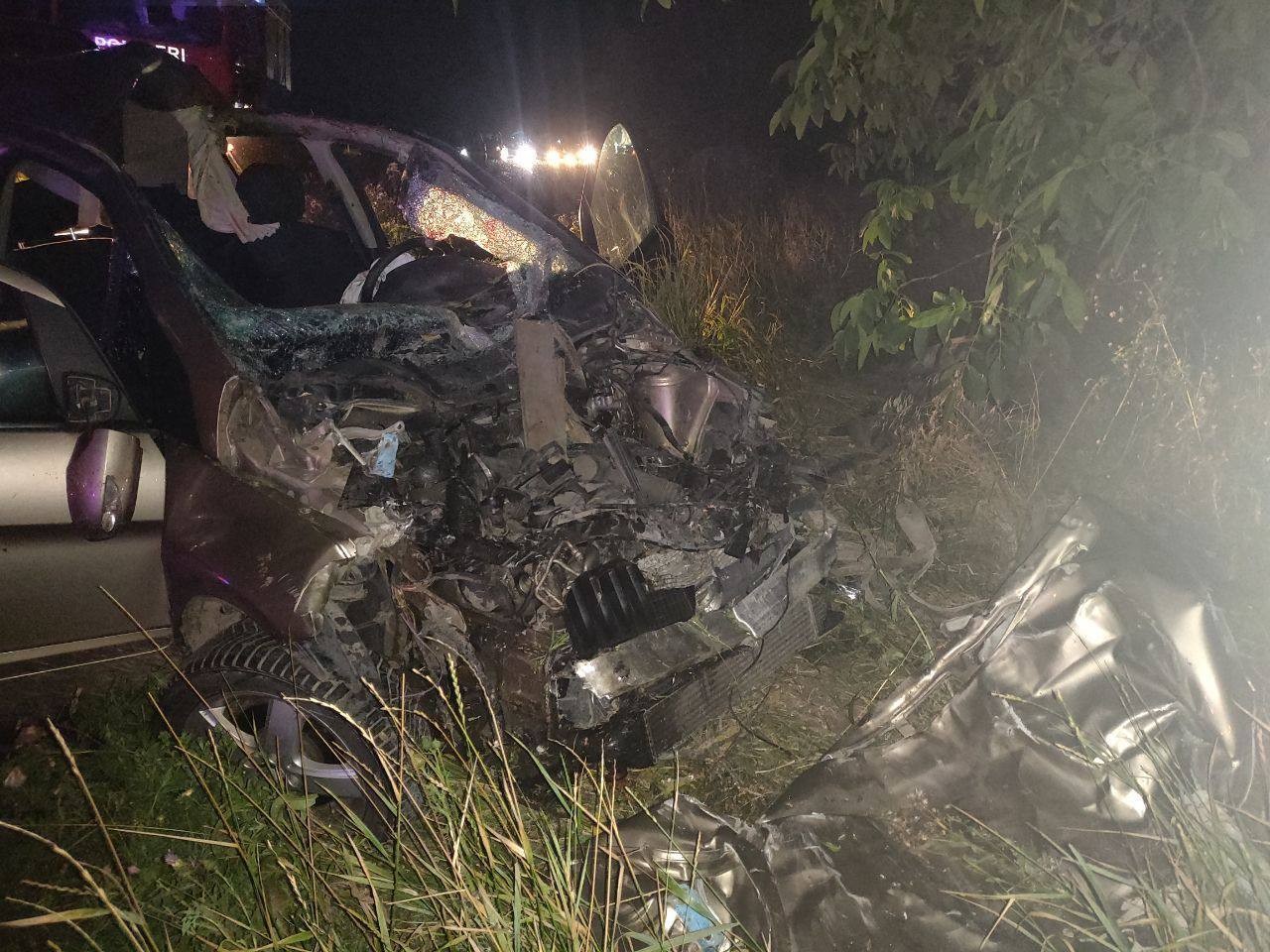 FOTO // Accident TERIBIL la Cimișlia. Un șofer a murit după ce a lovit o căruță