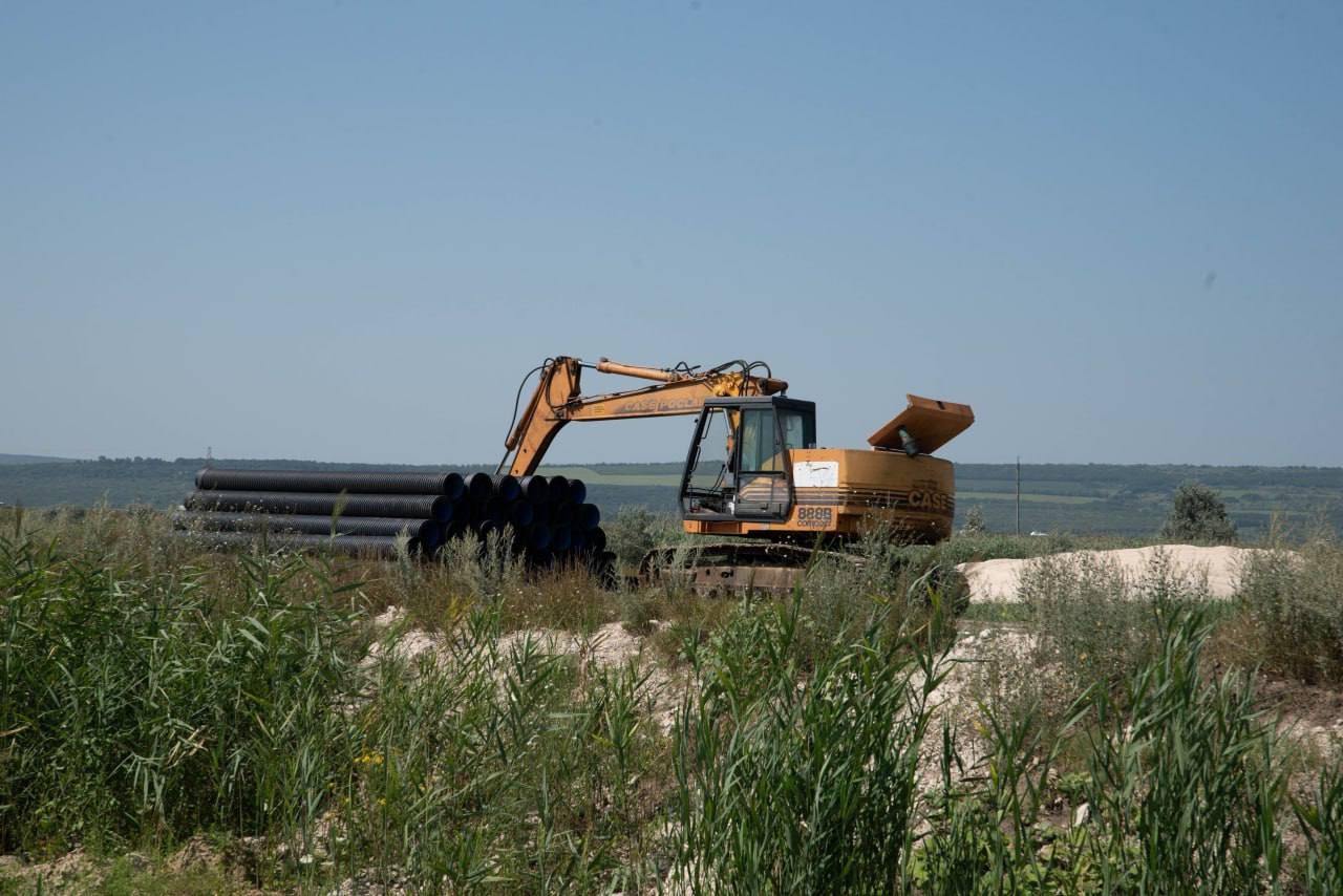 Municipiul Orhei continuă să se dezvolte. Construcția unui nou drum, care va deveni intrarea principală în oraș, este în plină desfășurare