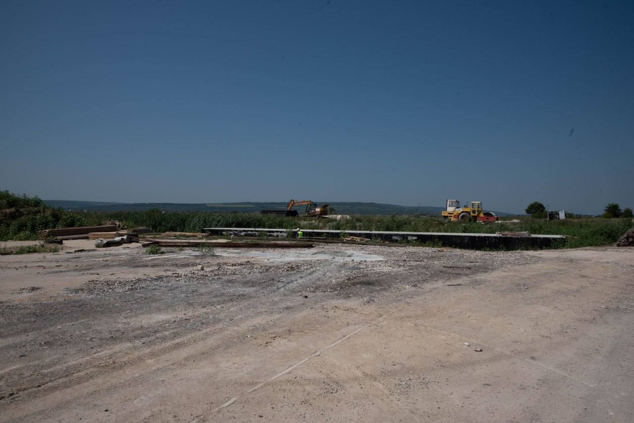Municipiul Orhei continuă să se dezvolte. Construcția unui nou drum, care va deveni intrarea principală în oraș, este în plină desfășurare