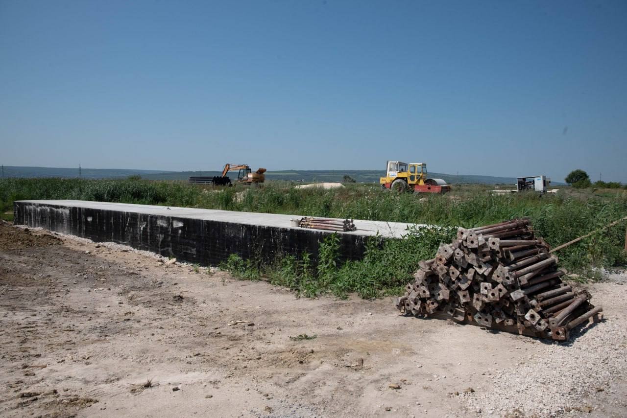 Municipiul Orhei continuă să se dezvolte. Construcția unui nou drum, care va deveni intrarea principală în oraș, este în plină desfășurare