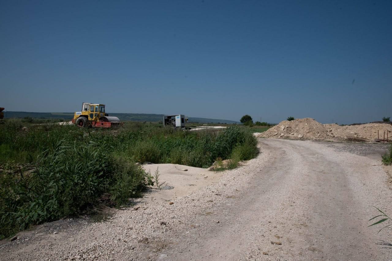 Municipiul Orhei continuă să se dezvolte. Construcția unui nou drum, care va deveni intrarea principală în oraș, este în plină desfășurare