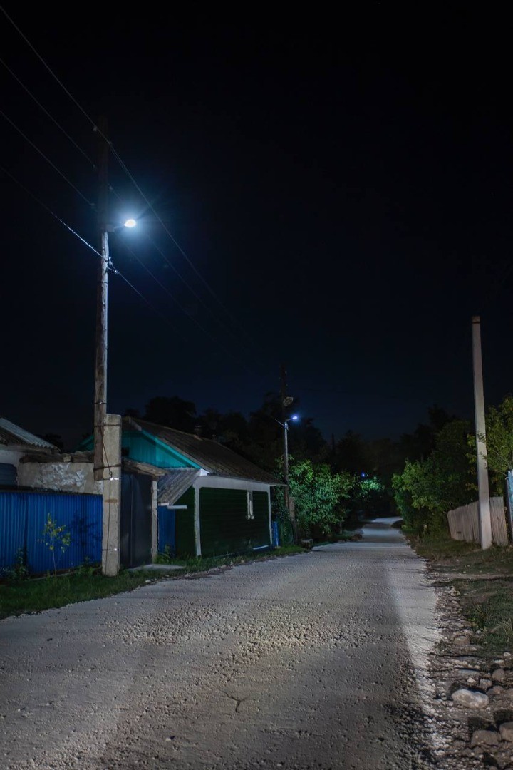 FOTO // Încă o localitate administrată de echipa lui Ilan Șor a fost iluminată