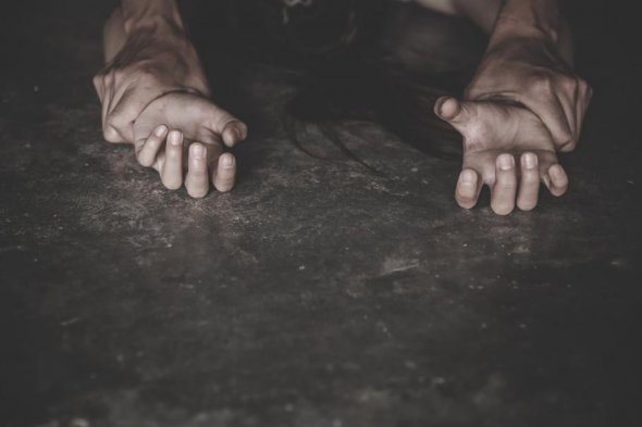CUTREMURĂTOR // O femeie a fost violată atât de crud, încât medicii care au îngrijit-o, au avut nevoie de consiliere psihologică