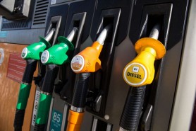 După o serie de scumpiri, motorina ușor se ieftinește. Care sunt noile prețuri la carburanți
