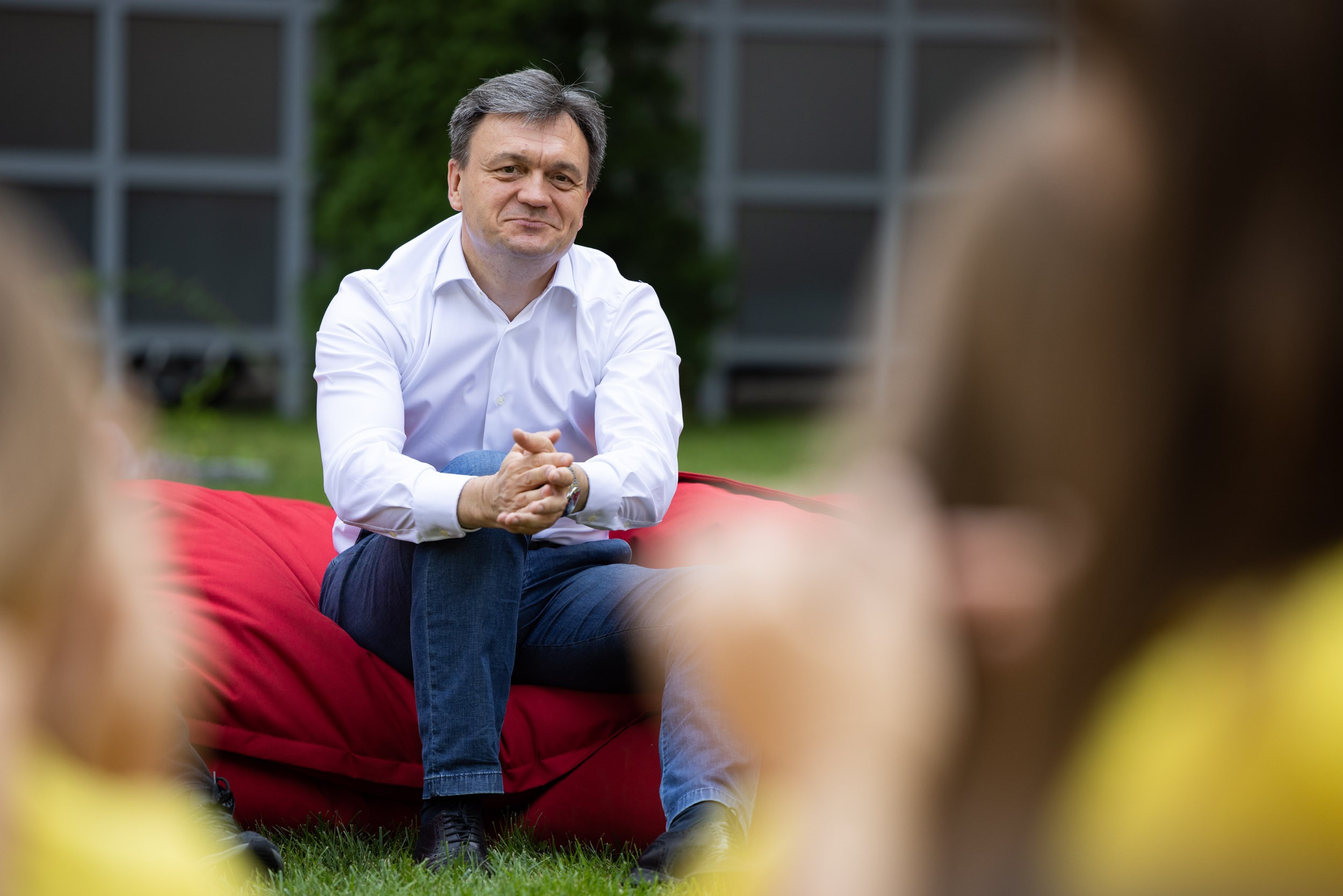 FOTO // Dorin Recean, în dialog cu copiii din tabăra DOR: „Voi, tinerii, sunteți cea mai mare bogăție a Republicii Moldova”