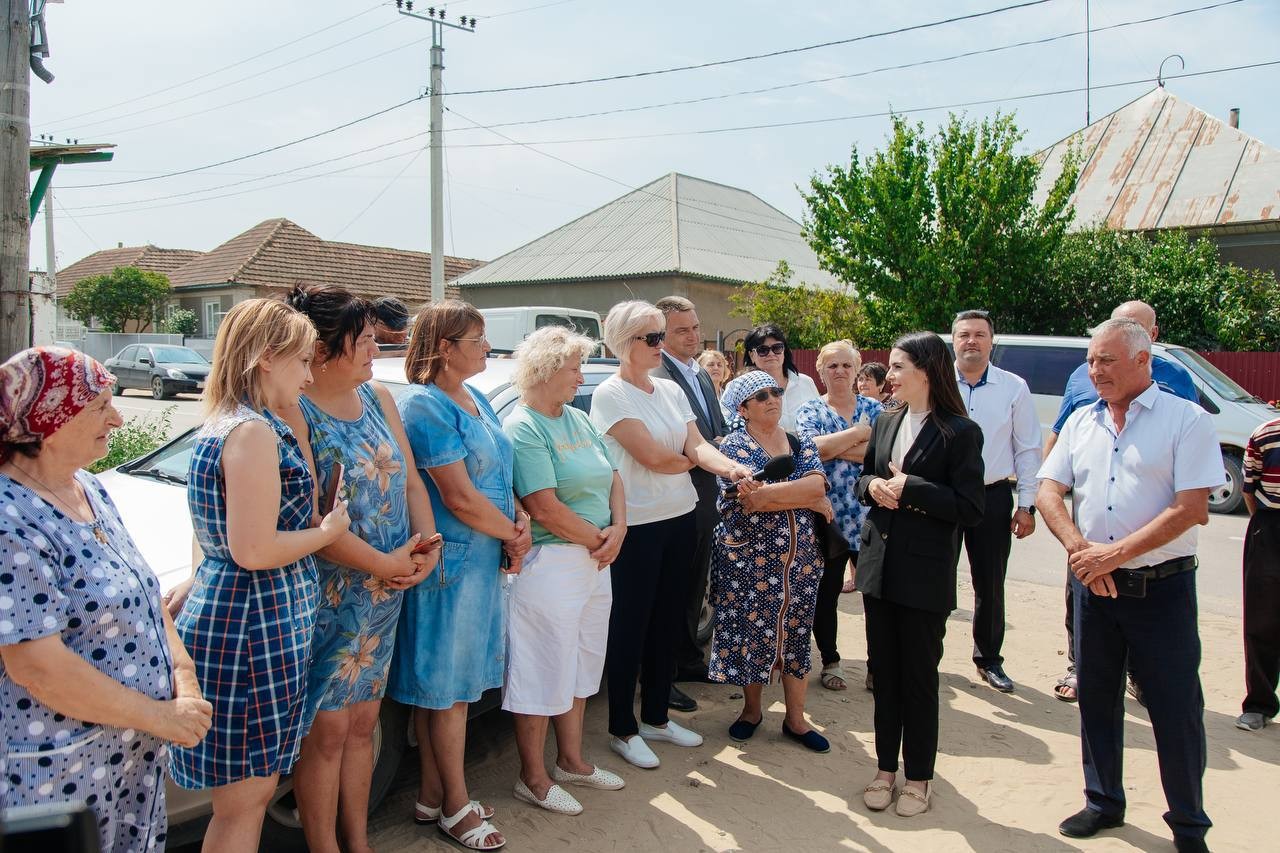 Echipa lui Ilan Șor a început renovarea trotuarelor din Etulia - localitatea de baștină a bașcanului Găgăuziei