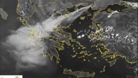 Dezastru în Grecia: Fumul produs de incendii se vede din satelit
