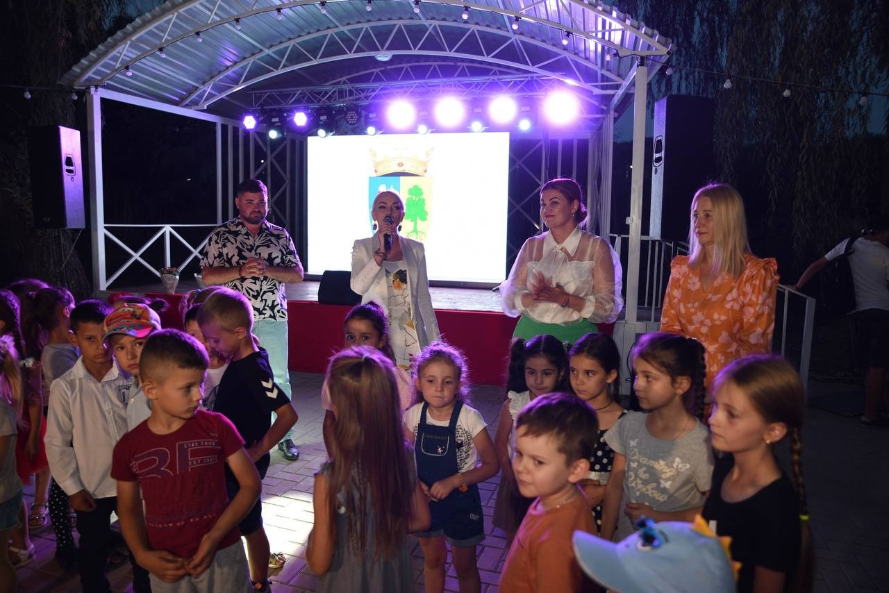 Copiii de clasa întâi din orașul și raionul Orhei, au primit tradițional în dar ghiozdane și rechizite, la inițiativa lui Ilan Șor