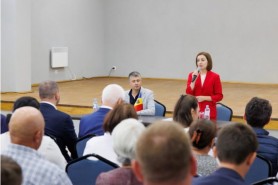 Maia Sandu a vizitat satele Țipala, Răzeni și Cărbuna din raionul Ialoveni. A discutat cu câteva sute de oameni