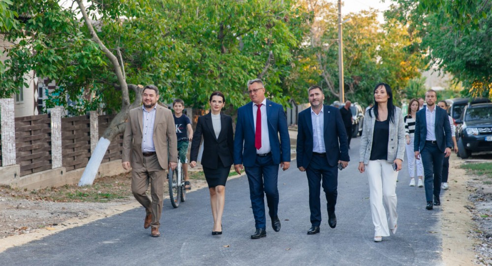 Primar din Găgăuzia, recunoscător echipei Bașcanului Evgheniei Guțul pentru suportul de a reabilita o stradă din localitate