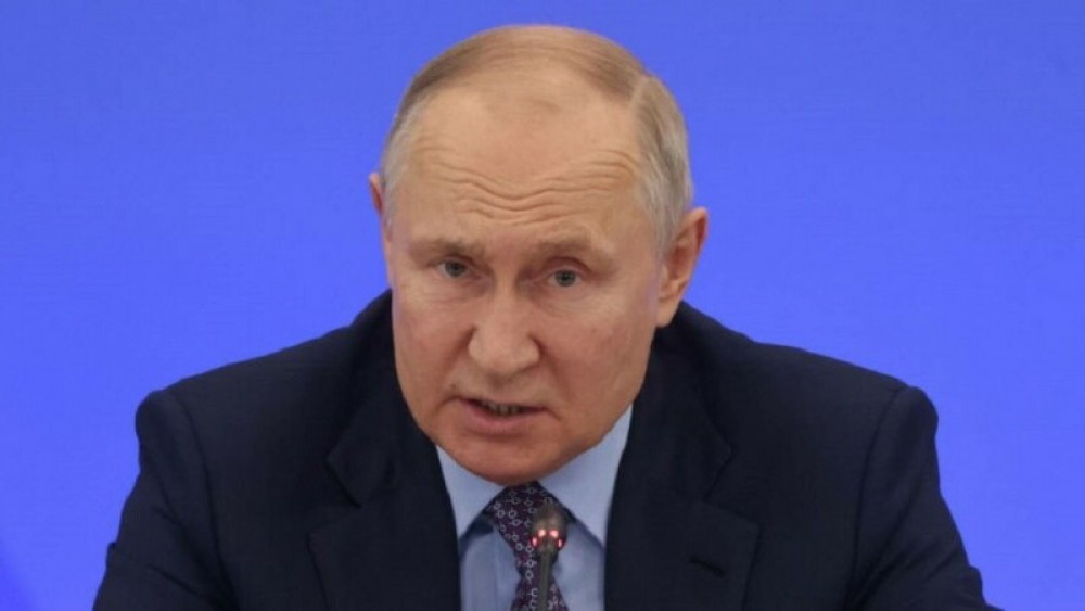 Vladimir Putin s-a plâns de schimbarea periodică a preşedinţilor în Occident: „O absurditate”