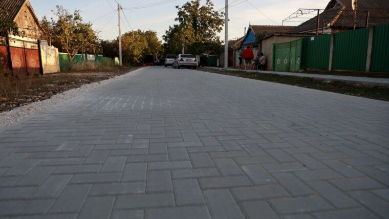 Găgăuzia devine „plai de vis”? 300 de metri de drum, reconstruite în Comuna Svetlîi