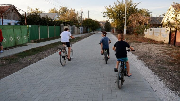 Găgăuzia devine „plai de vis”? 300 de metri de drum, reconstruite în Comuna Svetlîi