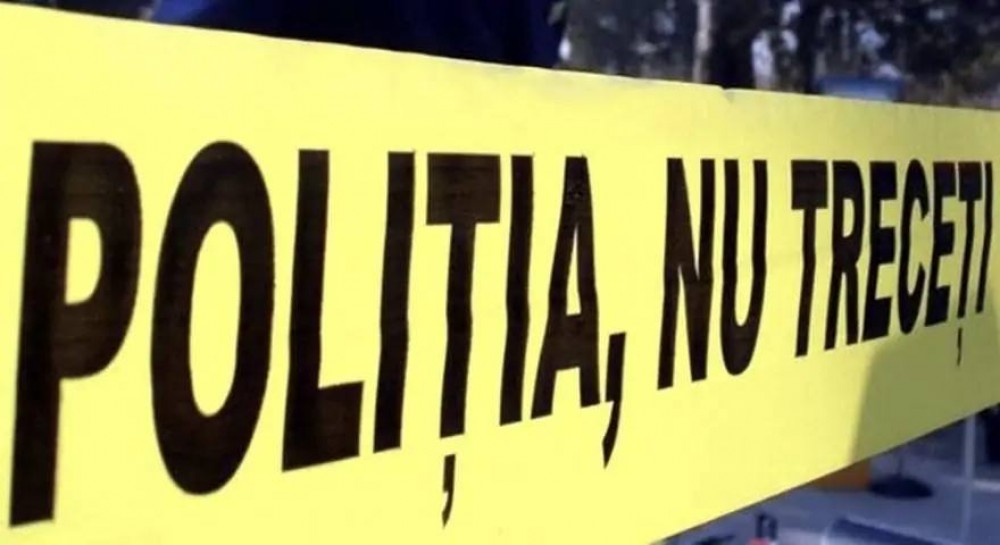 Descoperire macabră la Ungheni. Ce au găsit polițiștii în canapeaua unui bărbat