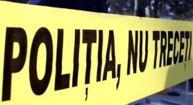 Descoperire macabră la Ungheni. Ce au găsit polițiștii în canapeaua unui bărbat