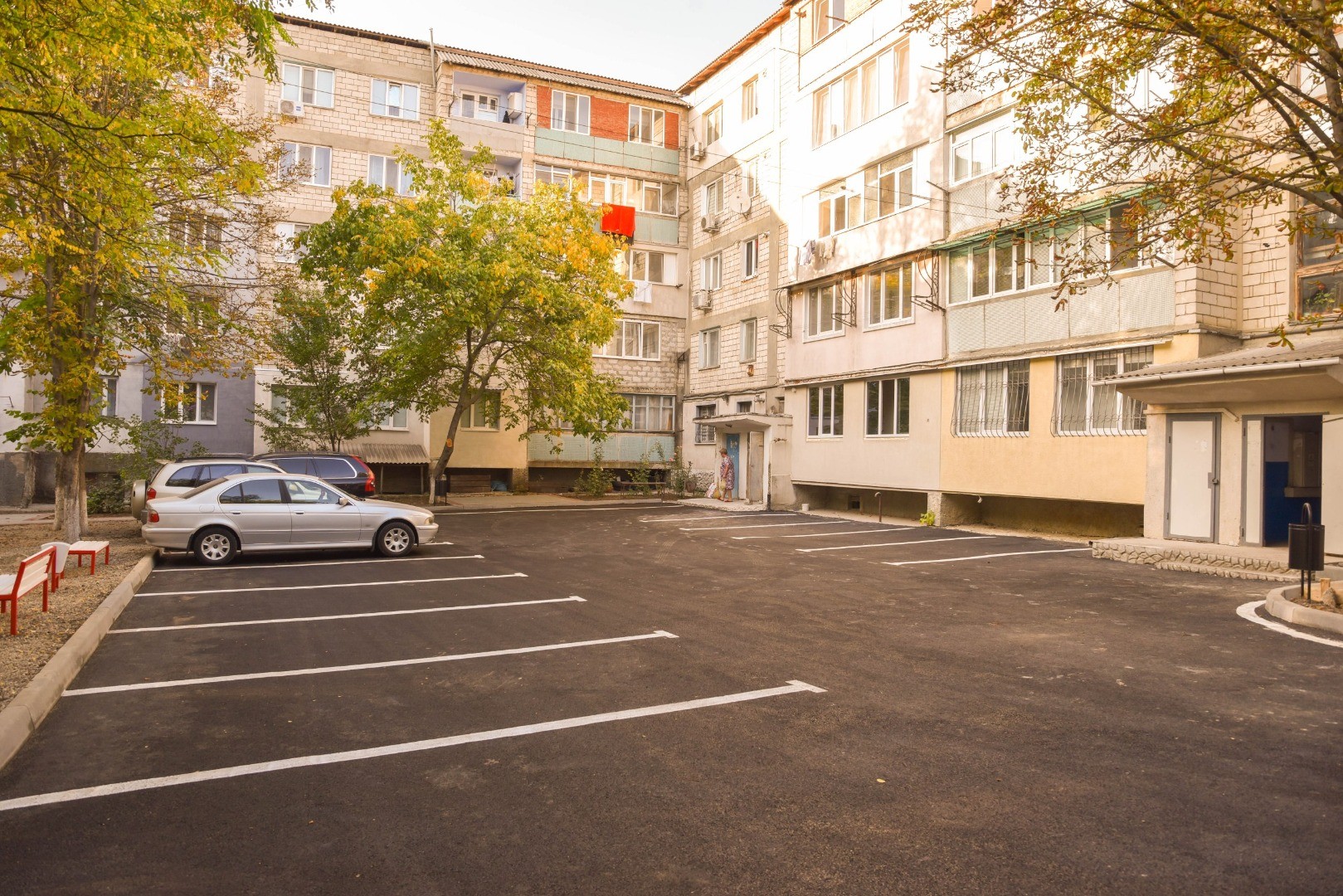 Schimbare la față în microraionul Nordic din Orhei. Trei curți arată ca și cum ar fi noi
