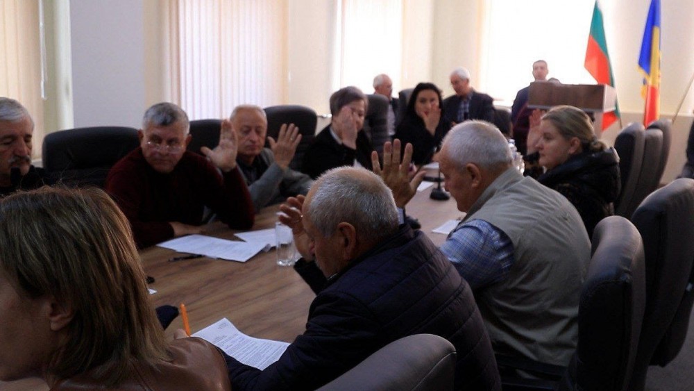 Pensionarii din Taraclia au început să ridice suplimentul de 1000 lei oferit la inițiativa lui Ilan Șor