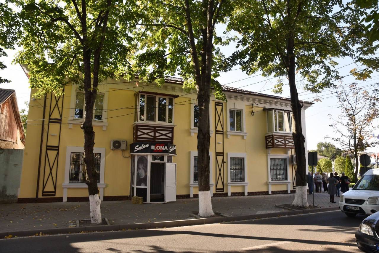 La Orhei a început restaurarea fațadelor blocurilor de locuit - „Parcă e dintr-o poveste”
