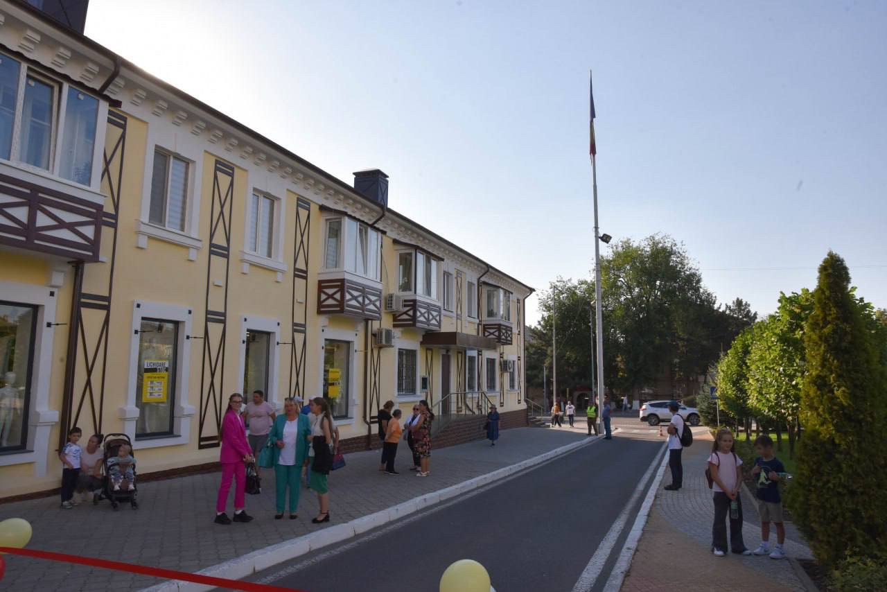 La Orhei a început restaurarea fațadelor blocurilor de locuit - „Parcă e dintr-o poveste”