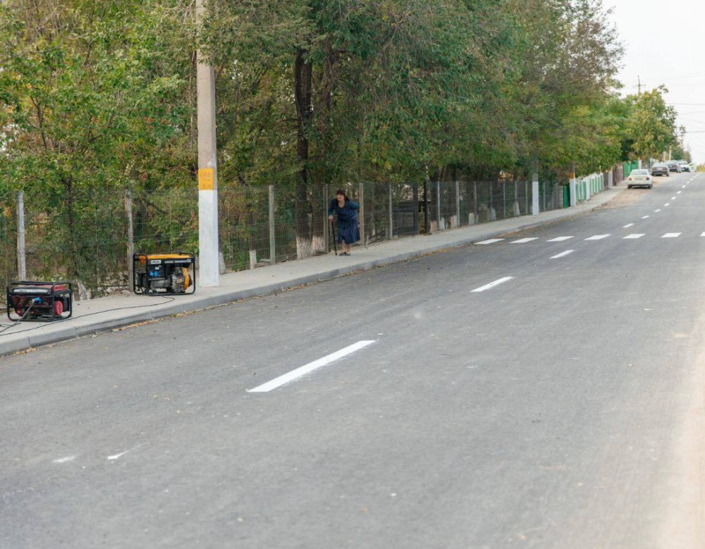 FOTO // Proiect de modernizarea satului Cotovscoe: Un kilometru din strada centrală, asfaltat de echipa Evgheniei Guțul, cu sprijinul lui Ilan Șor
