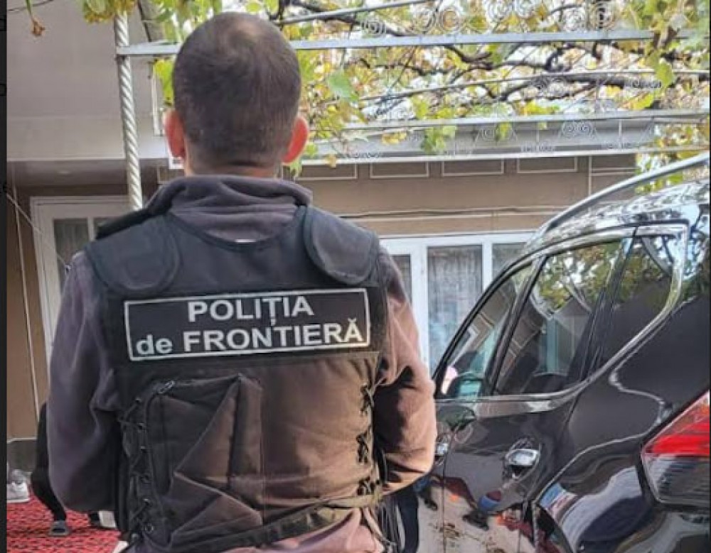 Gospodăria unui bănuit în organizarea migrației ilegale, percheziționată