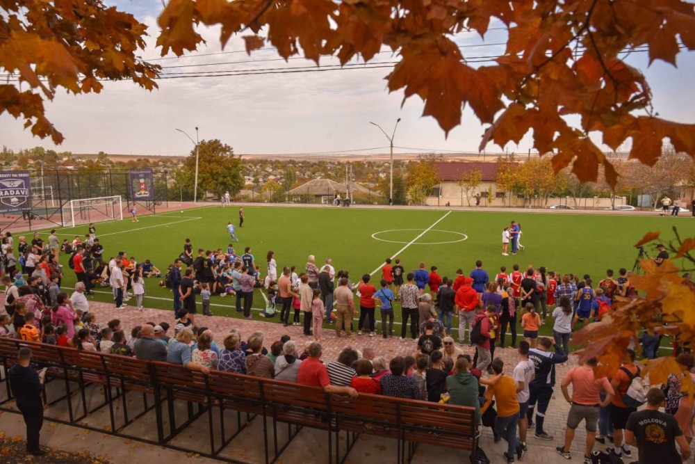 FOTO // Un nou complex sportiv inaugurat la Orhei în sectorul Lupoaica: Investițiile în sănătatea și educația tinerilor vor continua