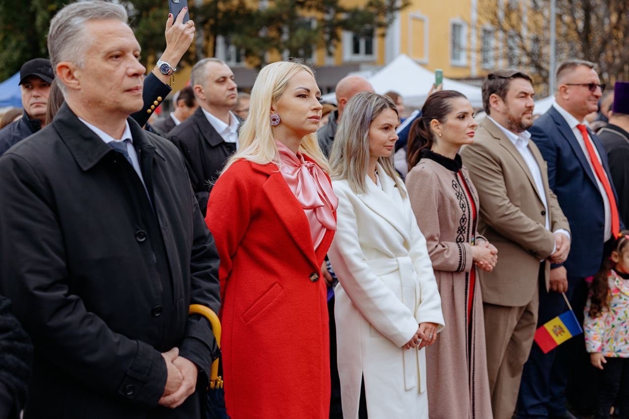 FOTO // Sărbătoare cu fast la Orhei: „Aproximativ 20 de mii de oameni au sărbătorit Hramul localității dar și victoria obținută la alegerile locale”