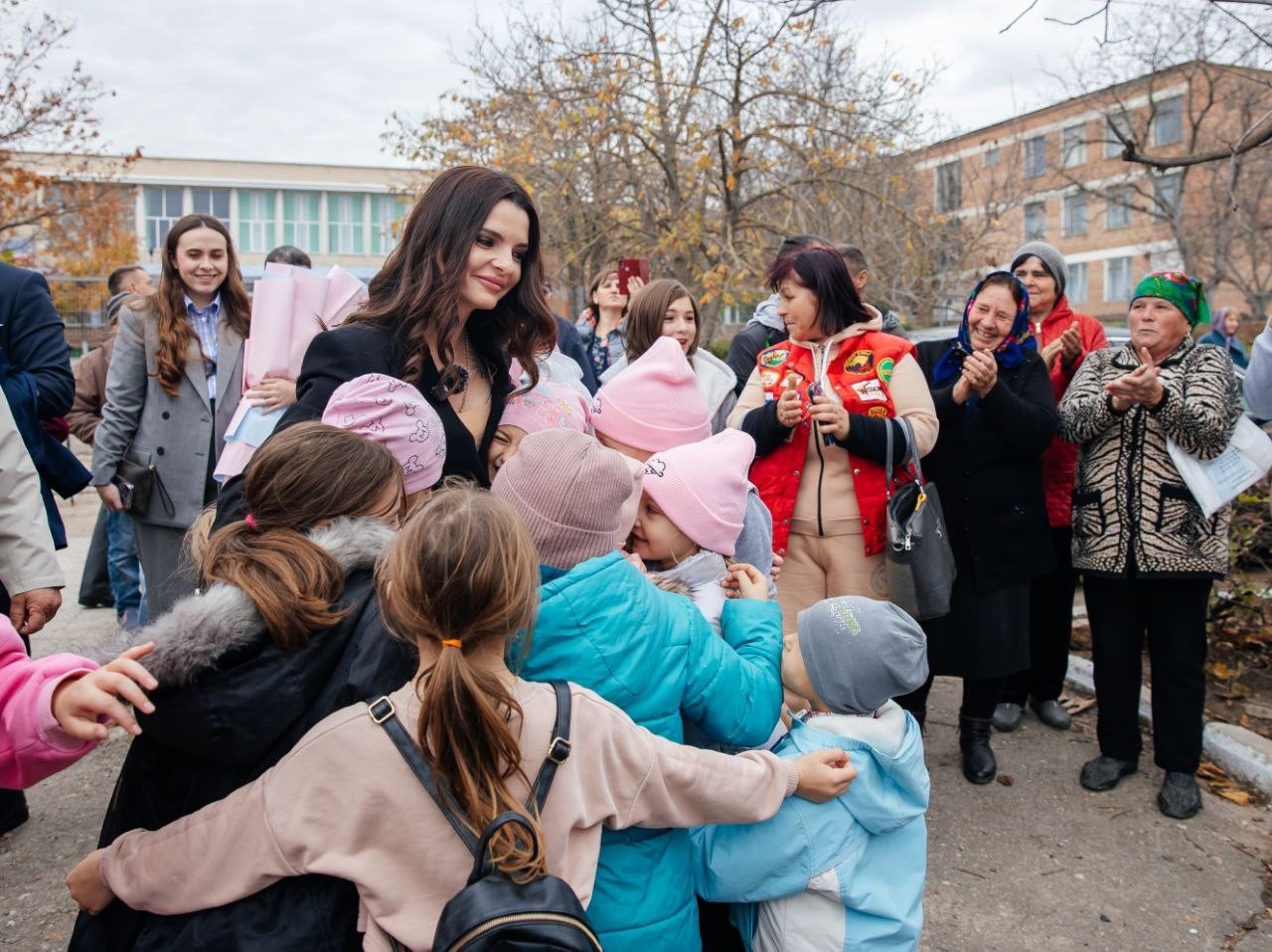 Cadou pentru copiii și tinerii din satul Dezginja: Un centru social pentru tineret deschise în sat de echipa Evgheniei Guțul, cu sprijinul lui Ilan Șor