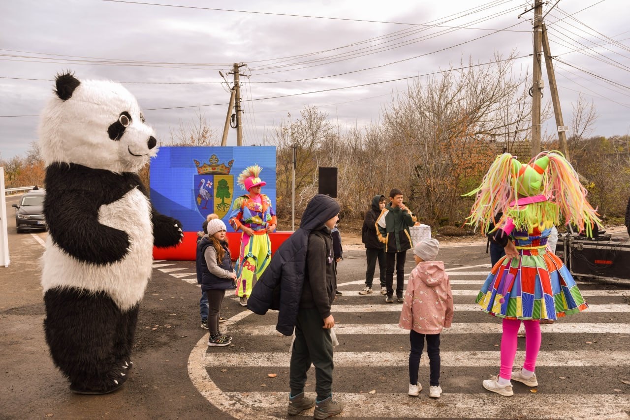 Vești bune pentru satele Bulăiești, Mîrzaci și Mîrzești, din Orhei. 29 km de drum, reparat capital de oamenii lui Șor