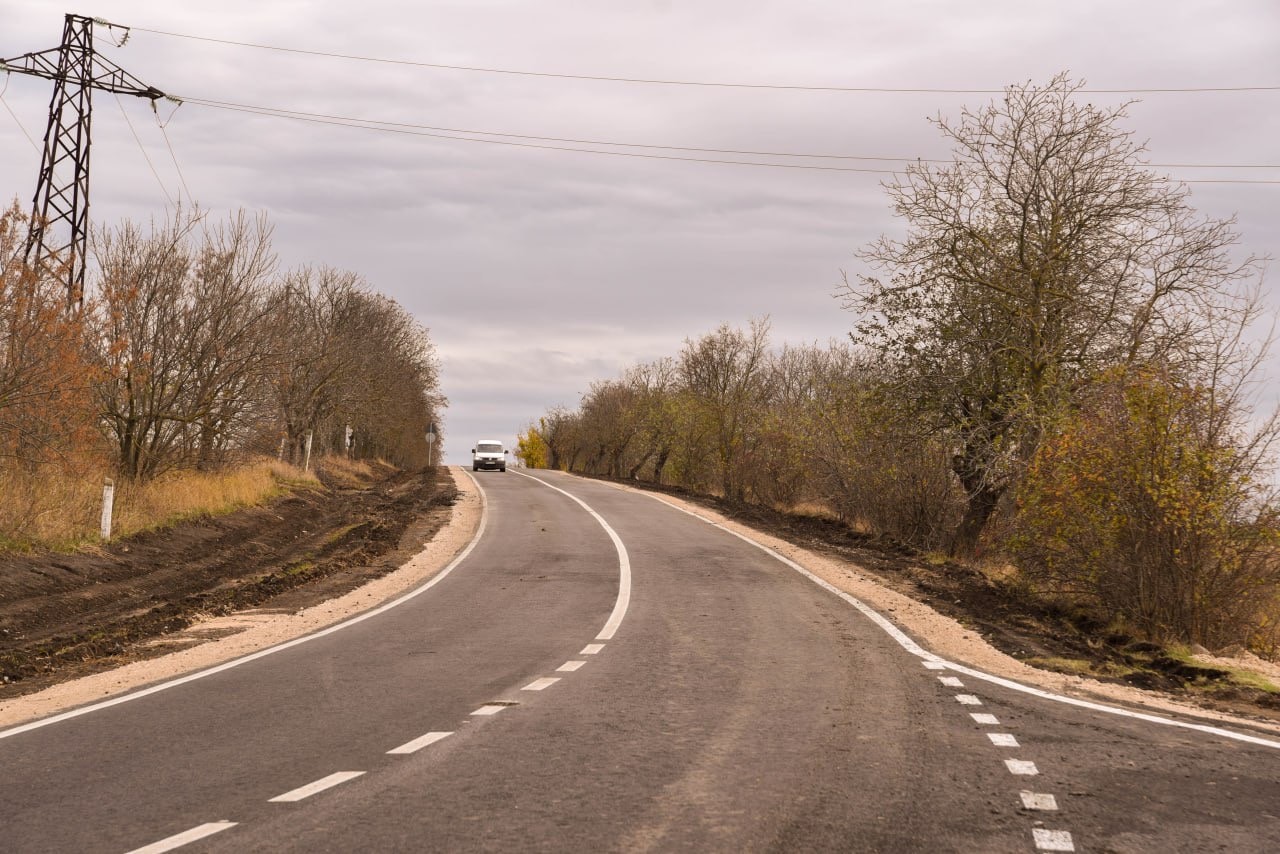 Vești bune pentru satele Bulăiești, Mîrzaci și Mîrzești, din Orhei. 29 km de drum, reparat capital de oamenii lui Șor
