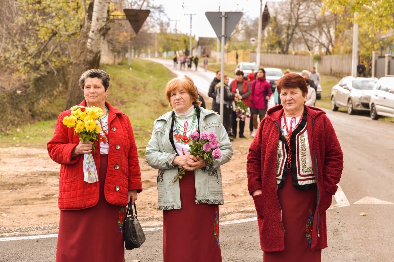 Vești bune pentru satele Bulăiești, Mîrzaci și Mîrzești, din Orhei. 29 km de drum, reparat capital de oamenii lui Șor